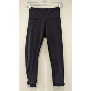 Lululemon True Self Crop II in Black Size 2